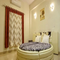 PRESIDENT SUITES